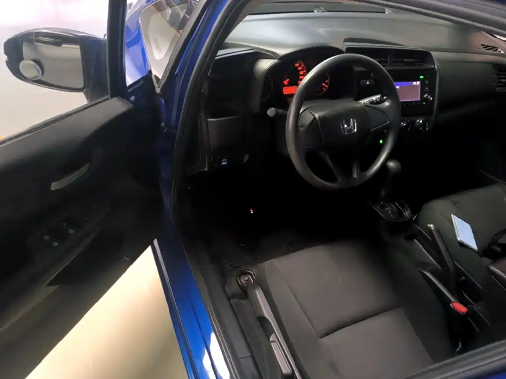 Honda Fit 2018 — фото 16