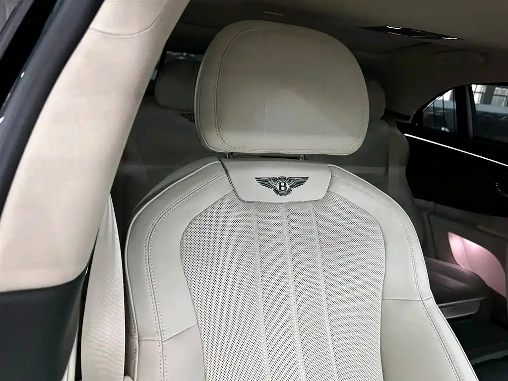 Bentley Flying Spur 2023 — фото 9