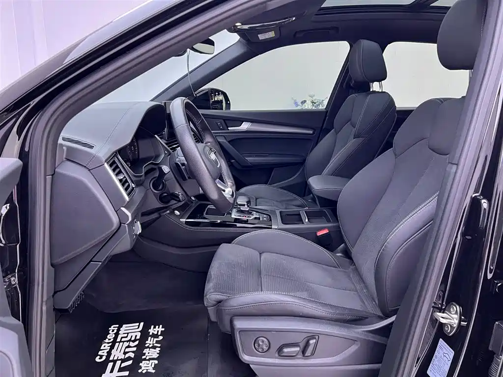 Audi Q5L Sportback 2023 — фото 16