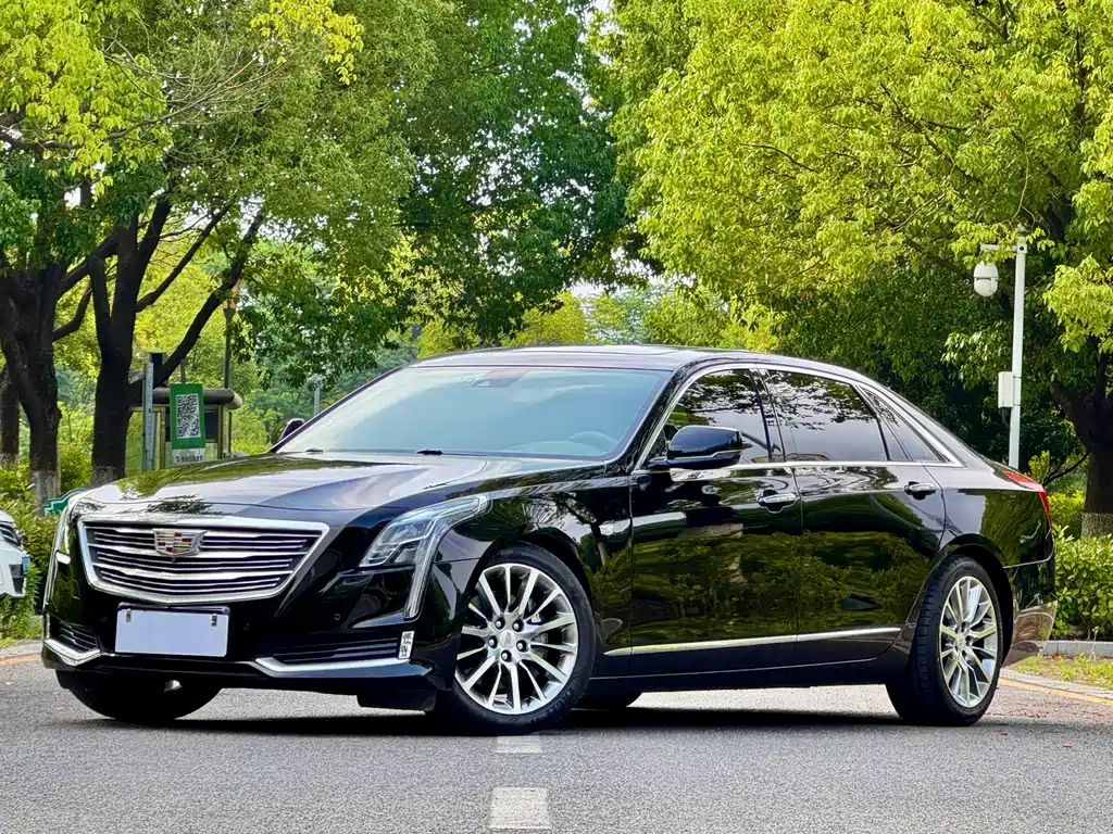 Cadillac CT6 2017 — фото 1