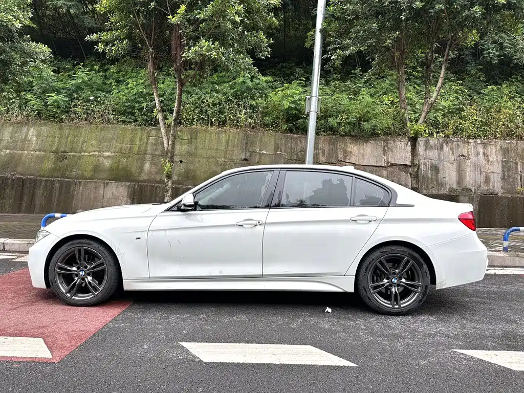 BMW 3 Series 2017 — фото 14