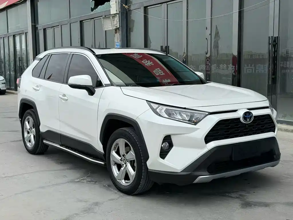 Toyota RAV4 2020 — фото 3
