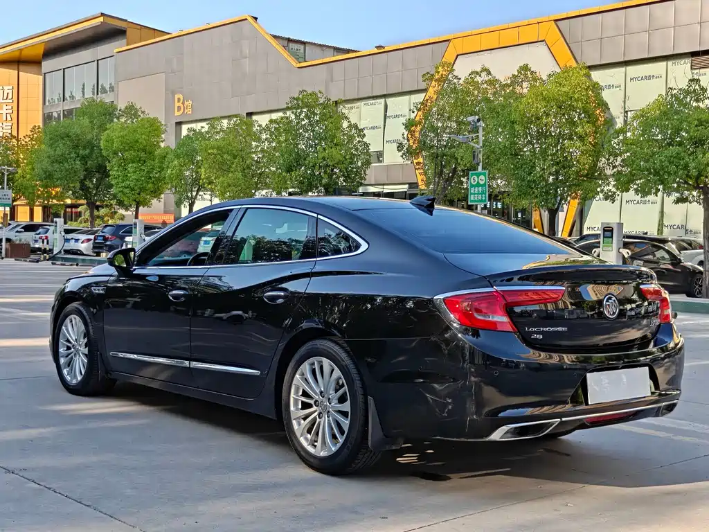 Buick LaCrosse 2017 — фото 8