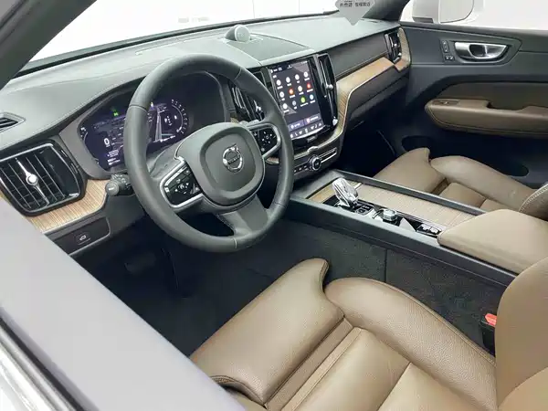 Volvo XC60 2024