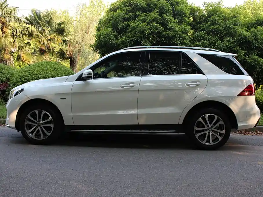 Mercedes-Benz GLE 2018 — фото 4