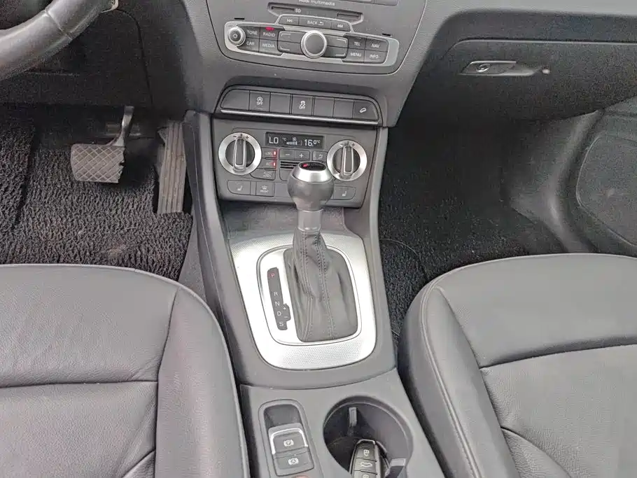 Audi Q3 2014 — фото 16