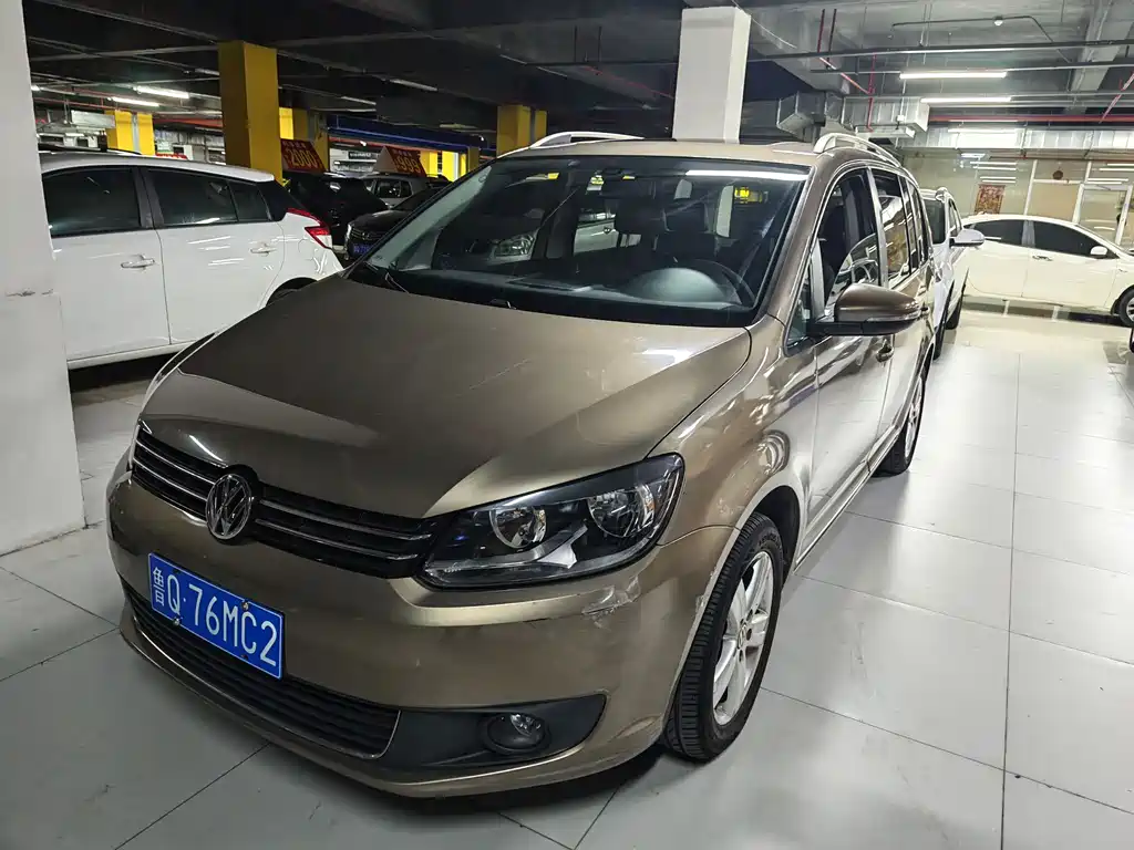 Volkswagen Touran 2016 — фото 1
