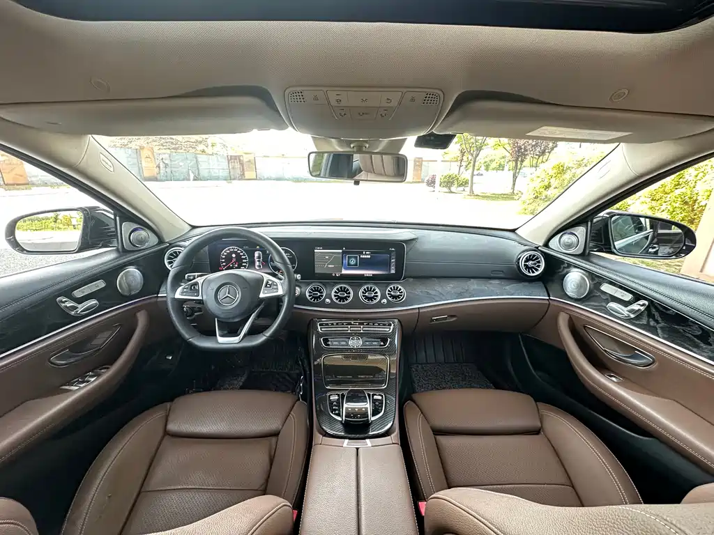 Mercedes-Benz E-Class 2017 — фото 17