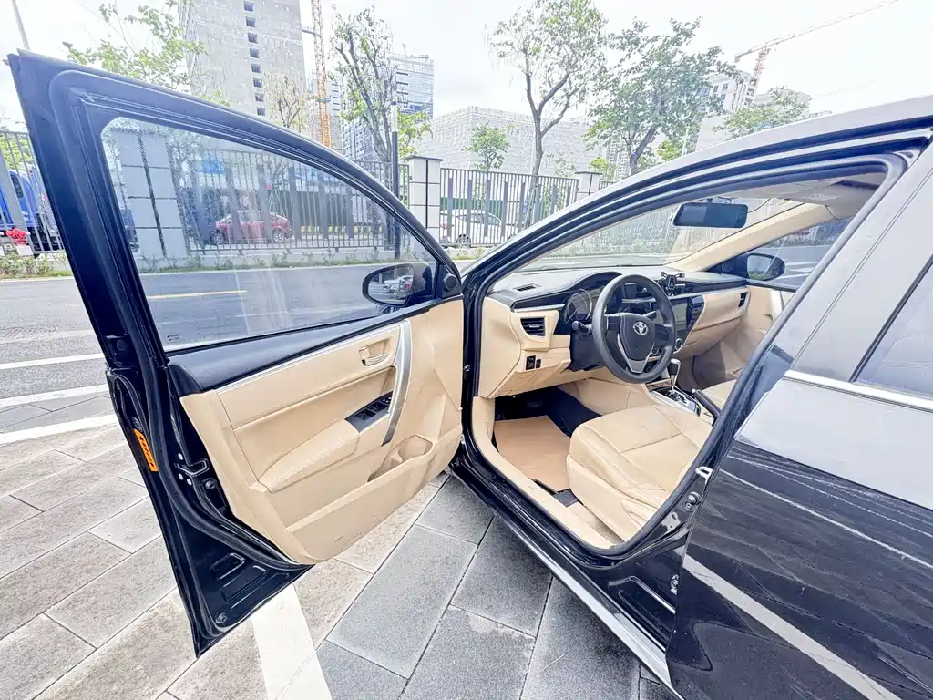 Toyota Corolla 2015 — фото 19