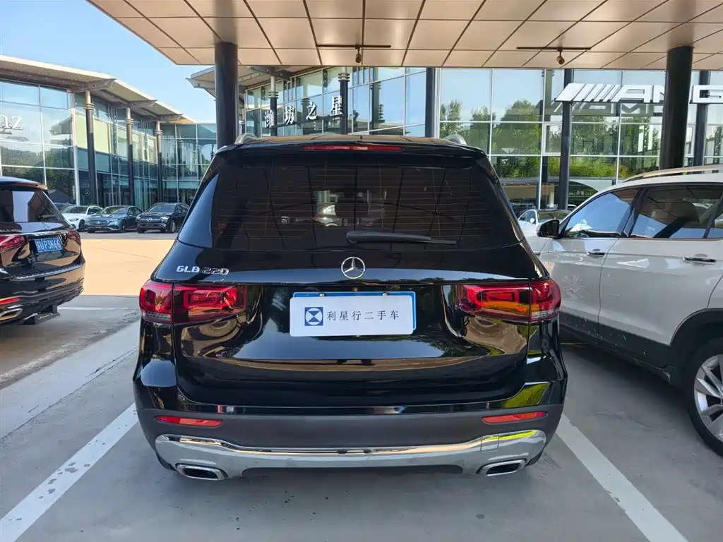 Mercedes-Benz GLB 2023