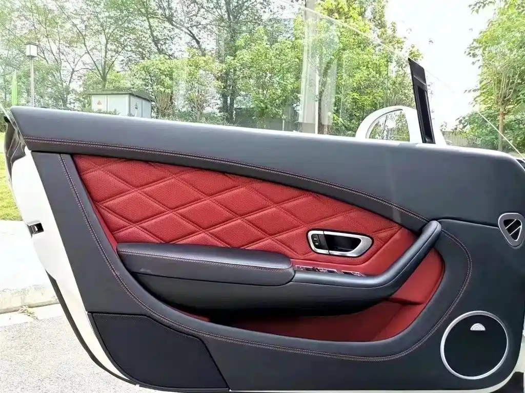 Bentley Continental 2014 — фото 10