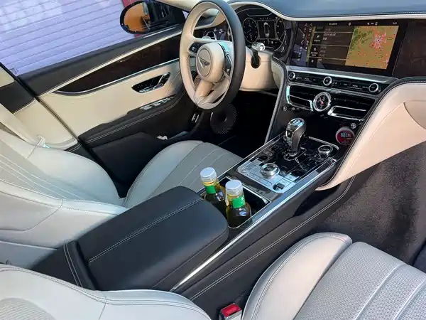 Bentley Flying Spur 2022