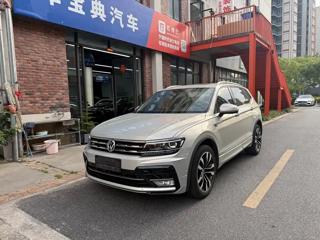 Volkswagen Tiguan L 2019 — фото 1