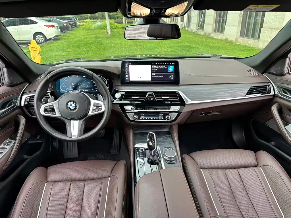 BMW 5 Series 2021 — фото 15