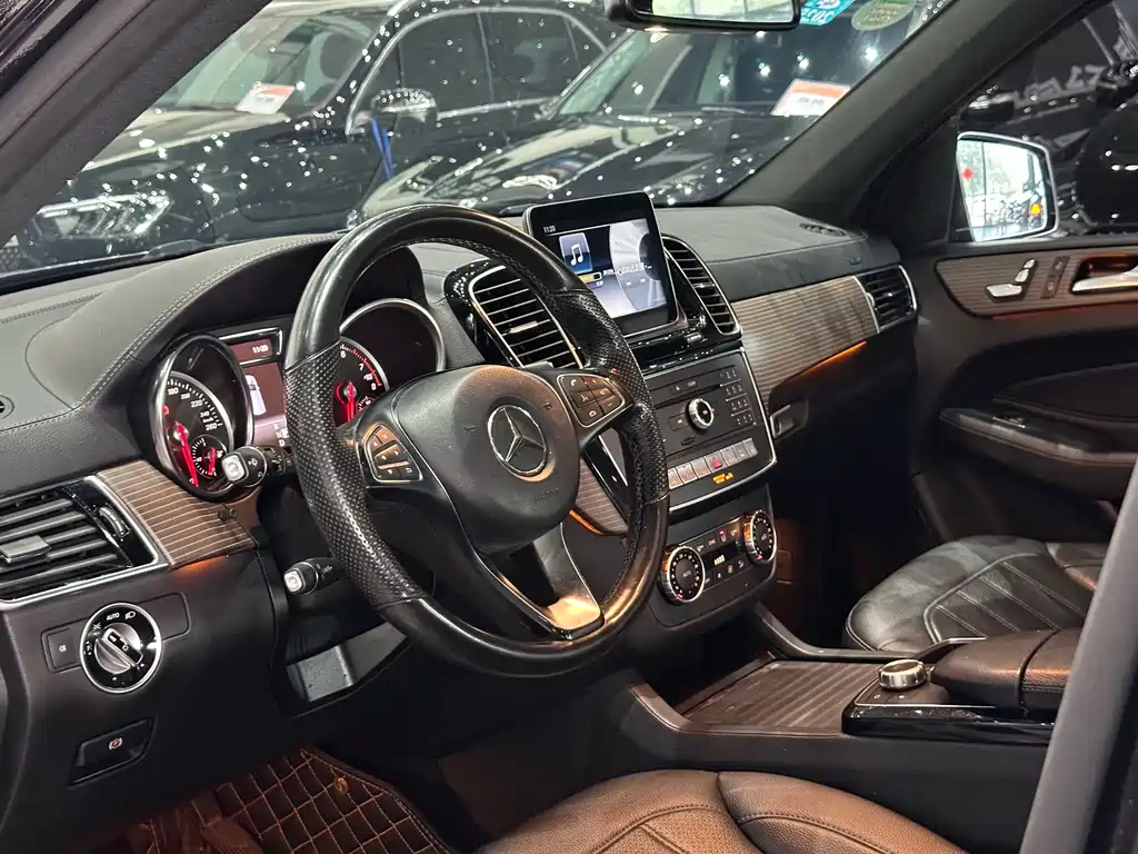 Mercedes-Benz GLE 2019 — фото 11