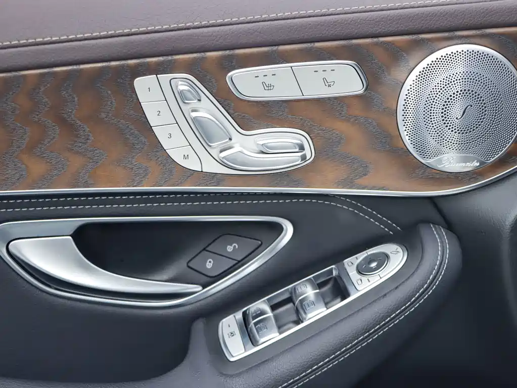 Mercedes-Benz GLC 2016 — фото 18