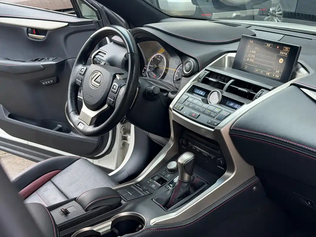 Lexus NX 2015 — фото 24