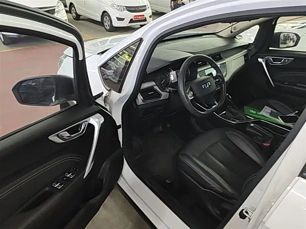 Geely Vision X3 2020 — фото 15