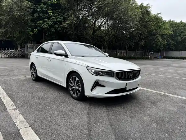 Geely Emgrand 2022