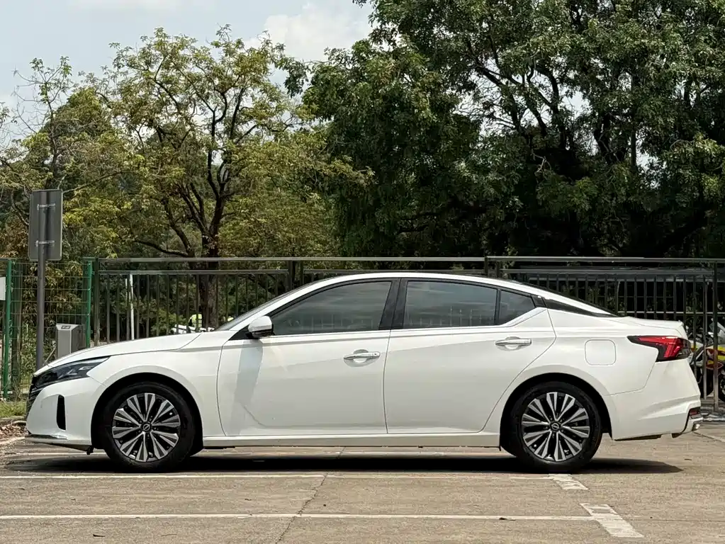 Nissan Teana 2023 — фото 4