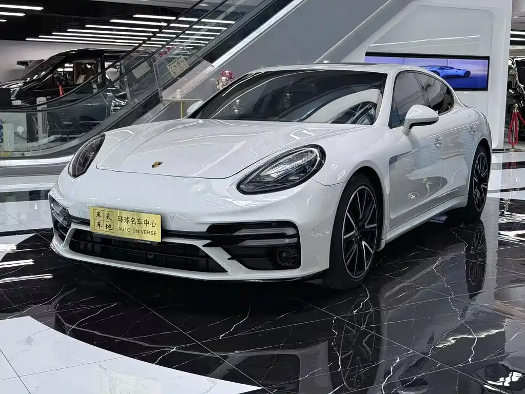 Porsche Panamera 2015 — фото 1