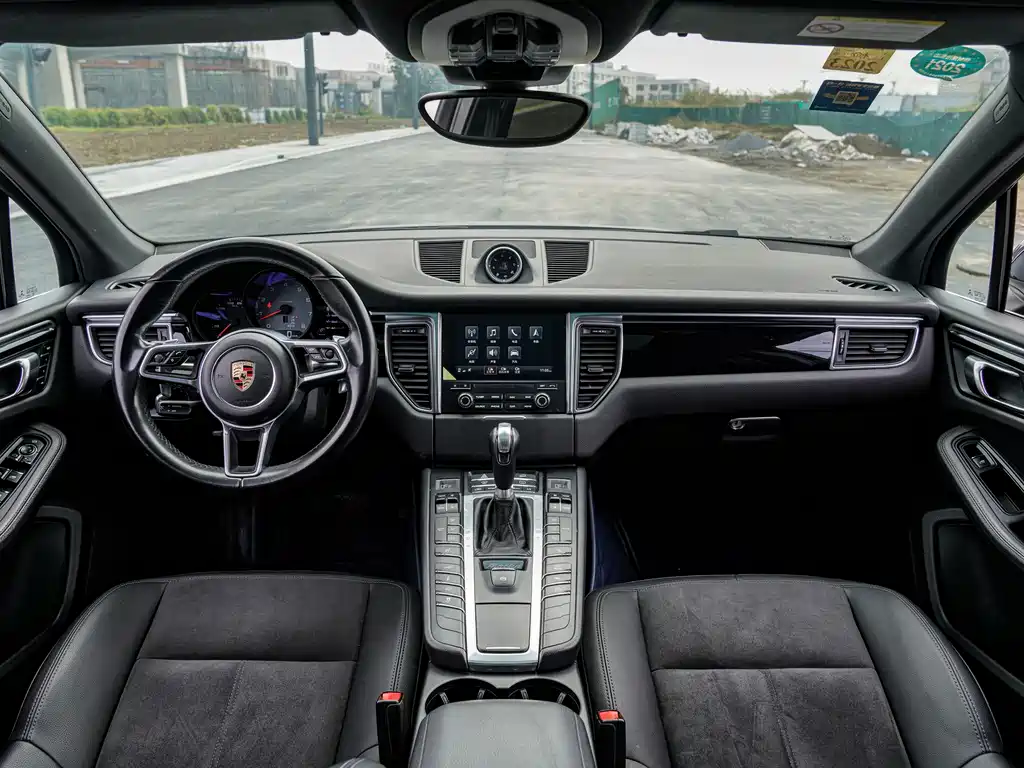 Porsche Macan 2017 — фото 20