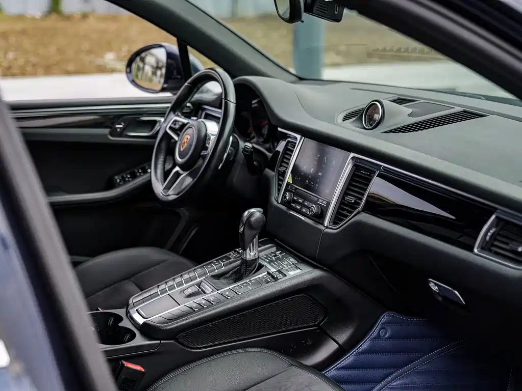 Porsche Macan 2017 — фото 18
