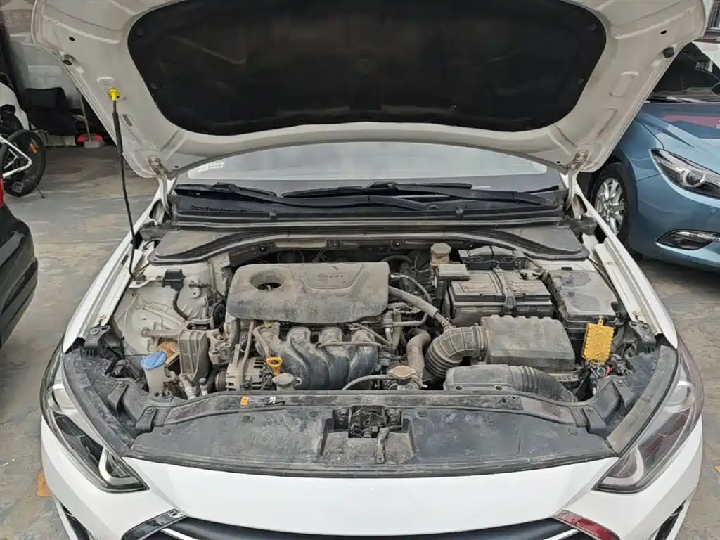 Hyundai Elantra 2018 — фото 20