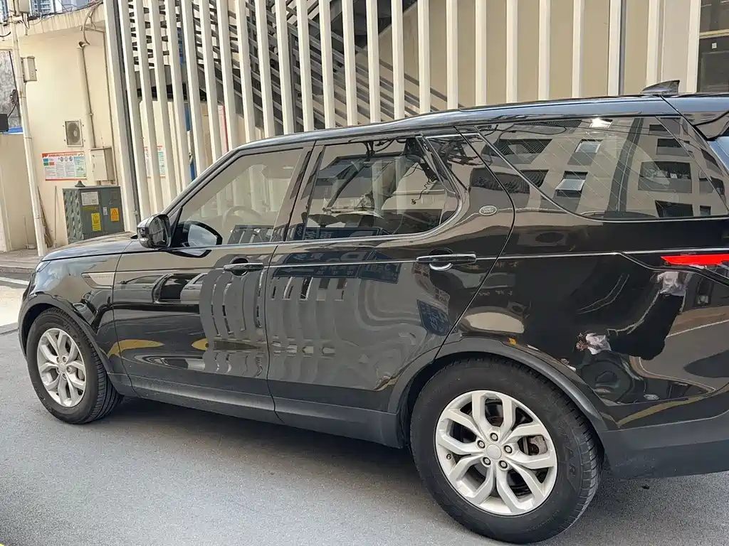 Land Rover Discovery 2019
