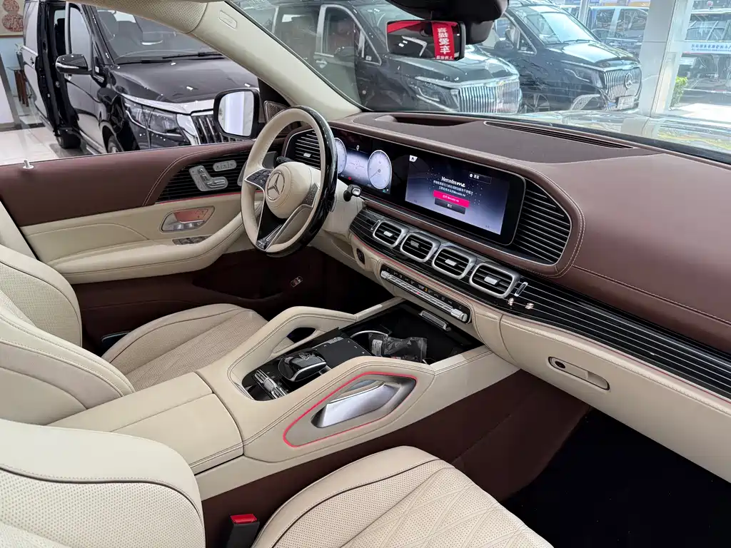 Mercedes-Benz GLS — фото 4