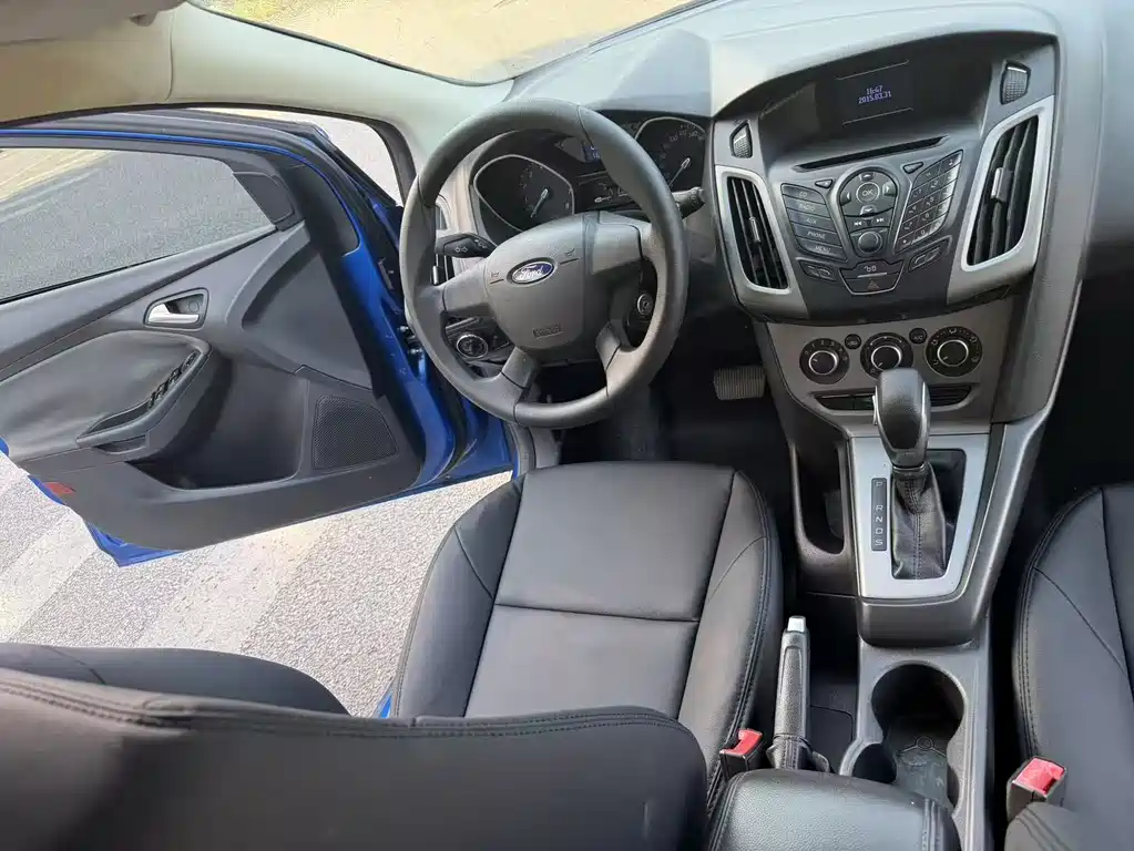 Ford Focus 2013 — фото 15