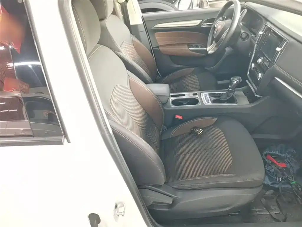 Roewe i6 Classic 2019 — фото 25
