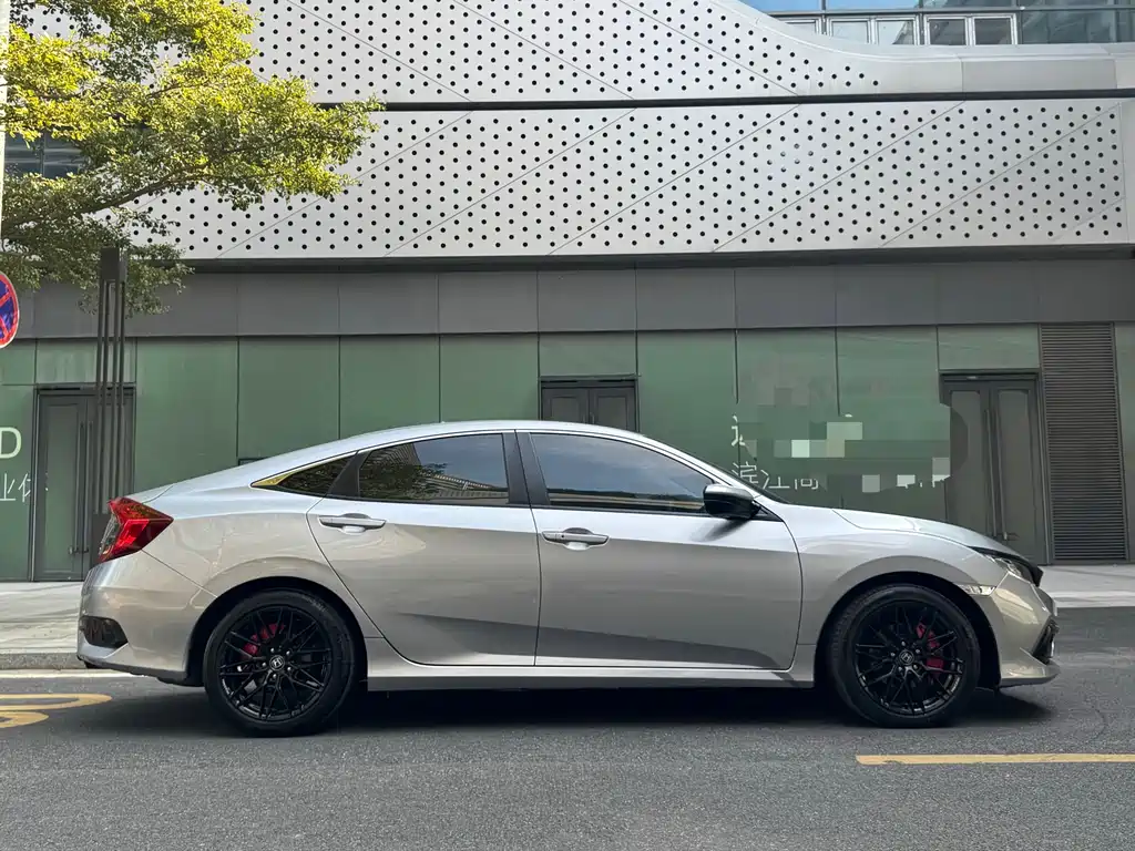 Honda Civic 2020 — фото 30