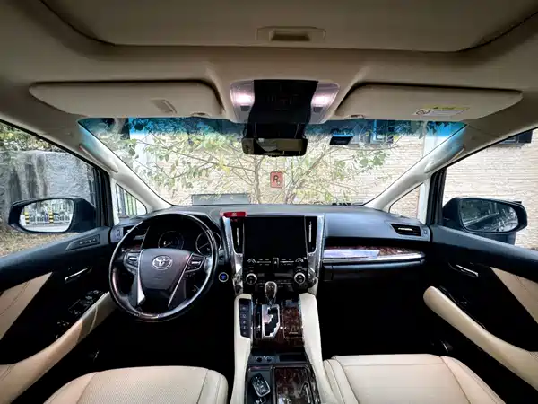 Toyota Alphard 2021