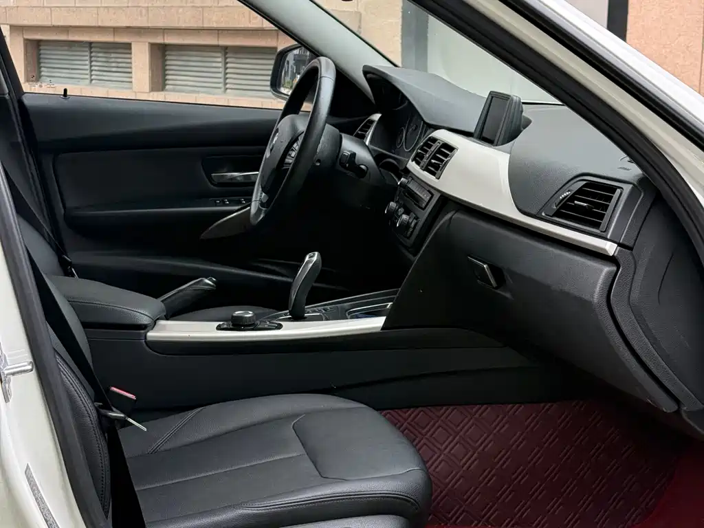 BMW 3 Series 2015 — фото 15