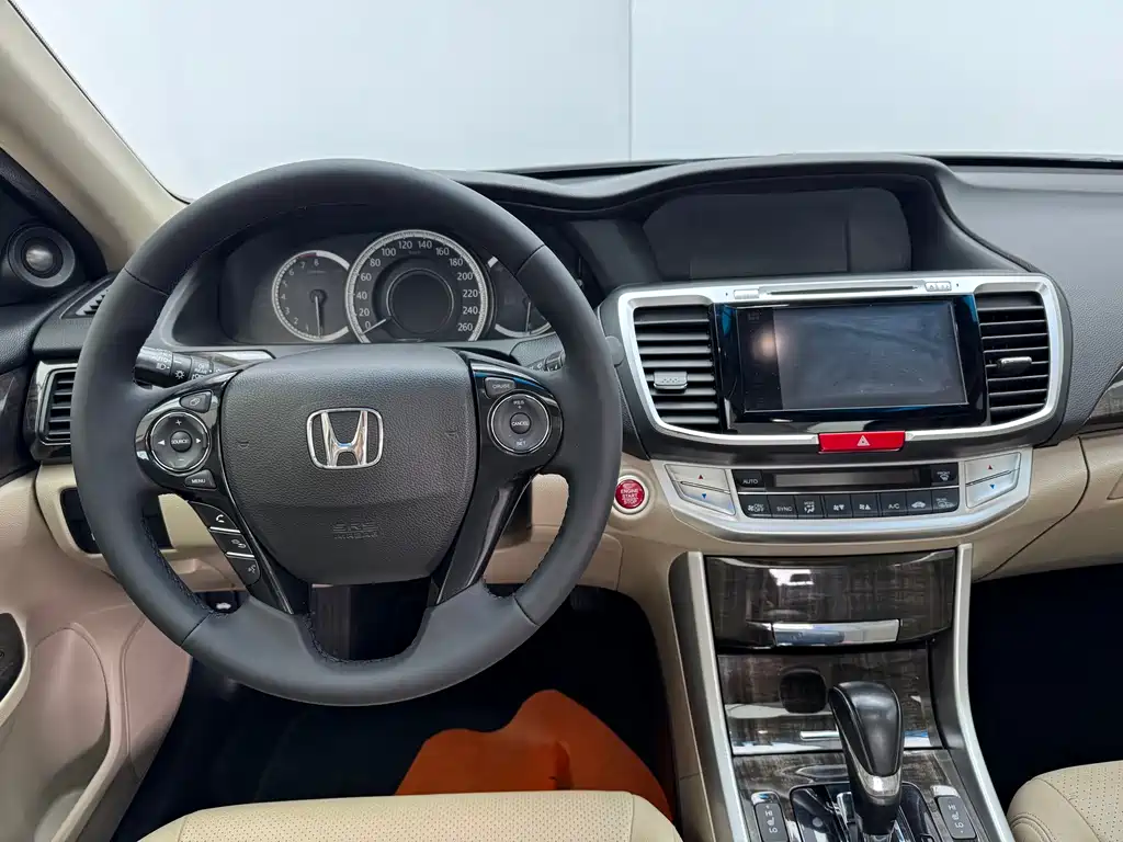 Honda Accord 2015 — фото 17