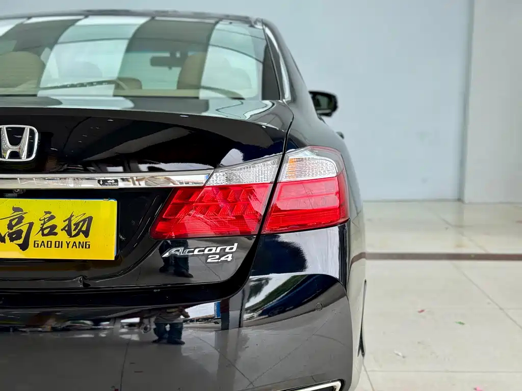 Honda Accord 2015 — фото 23