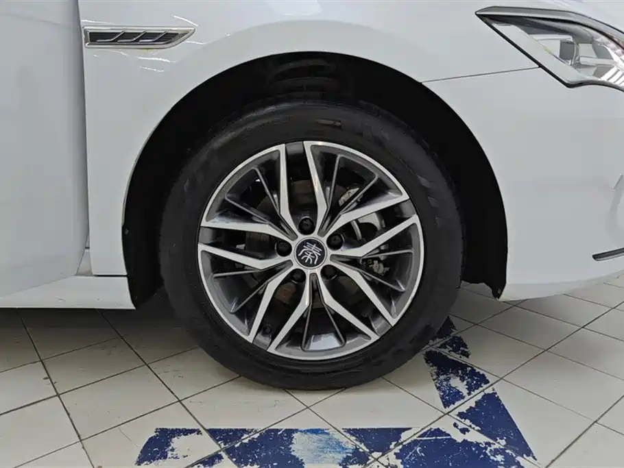 BYD Qin PLUS 2023 — фото 6