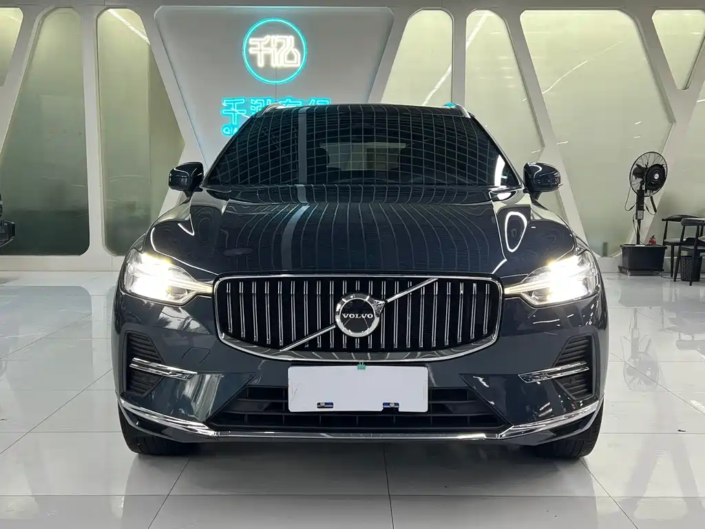 Volvo XC60 2021 — фото 2
