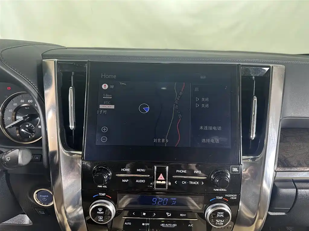 Toyota Vellfire 2023 — фото 13