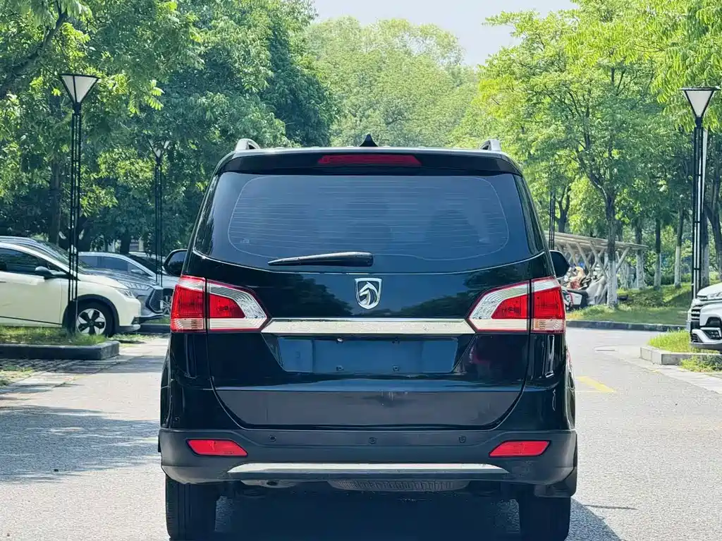 Baojun 730 2015