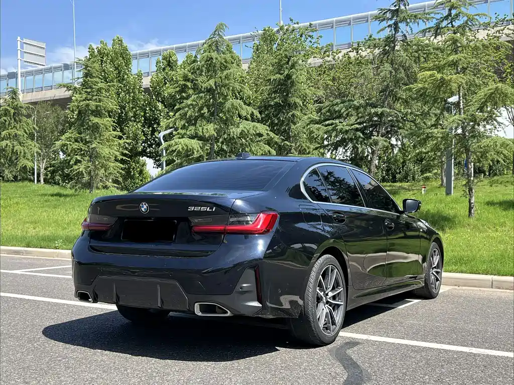 BMW 3 Series 2023