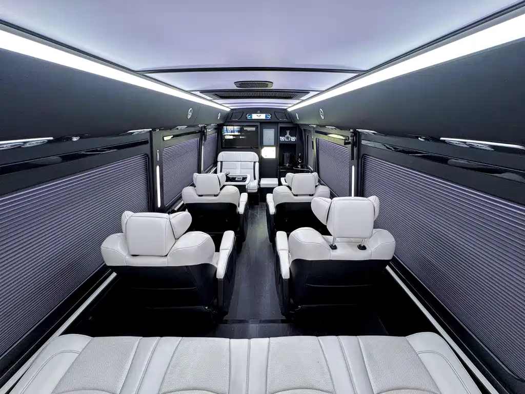 Toyota Coaster 2022 — фото 38