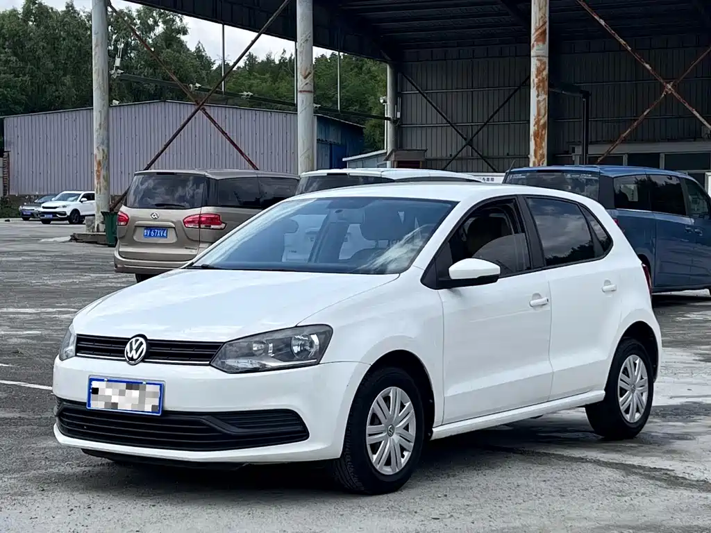 Volkswagen Polo 2015 — фото 1