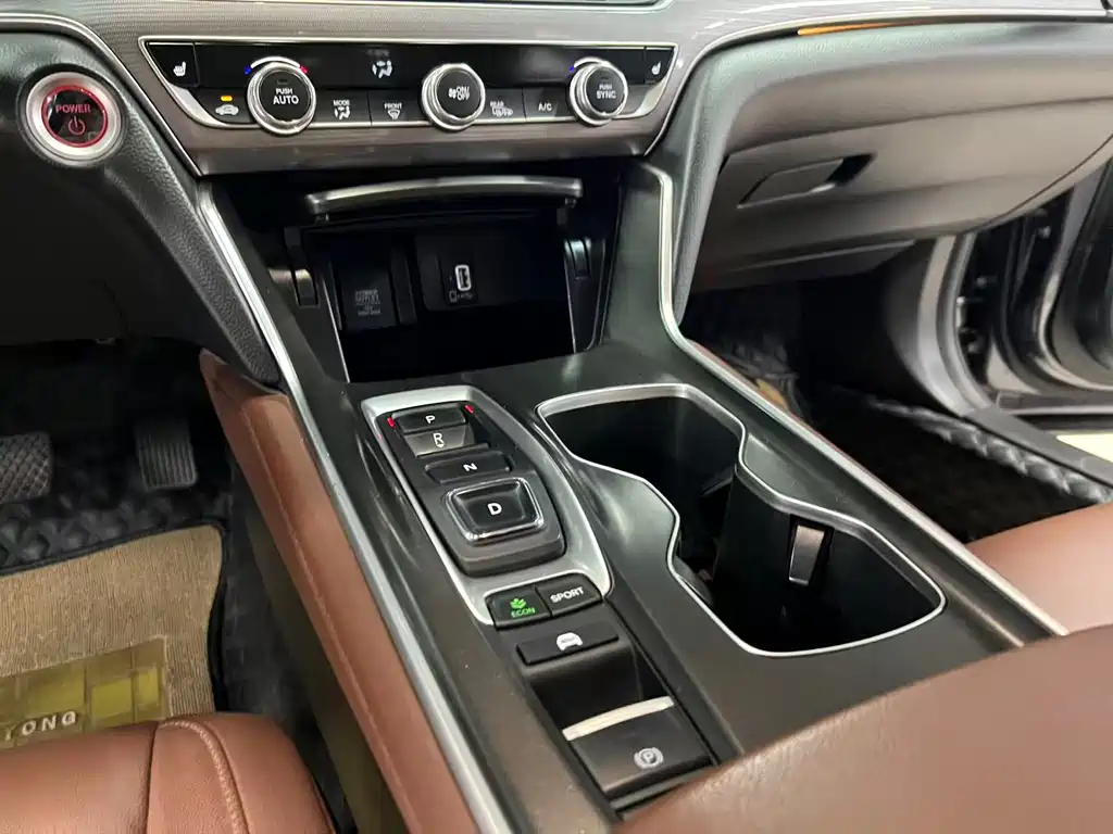 Honda Accord 2020 — фото 18