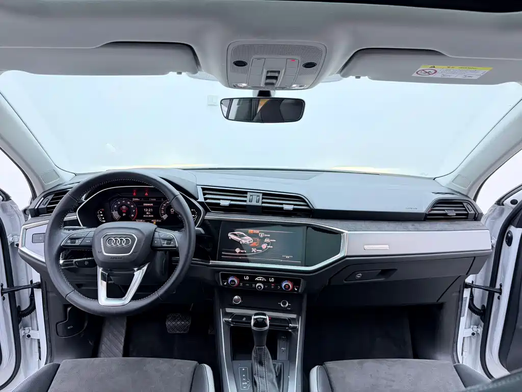 Audi Q3 2023 — фото 13