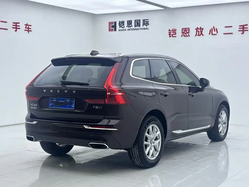 Volvo XC60 2020 — фото 8