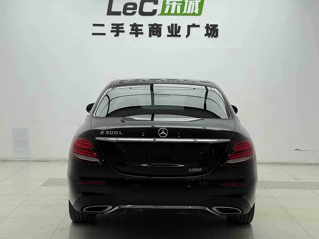 Mercedes-Benz E-Class 2017 — фото 12
