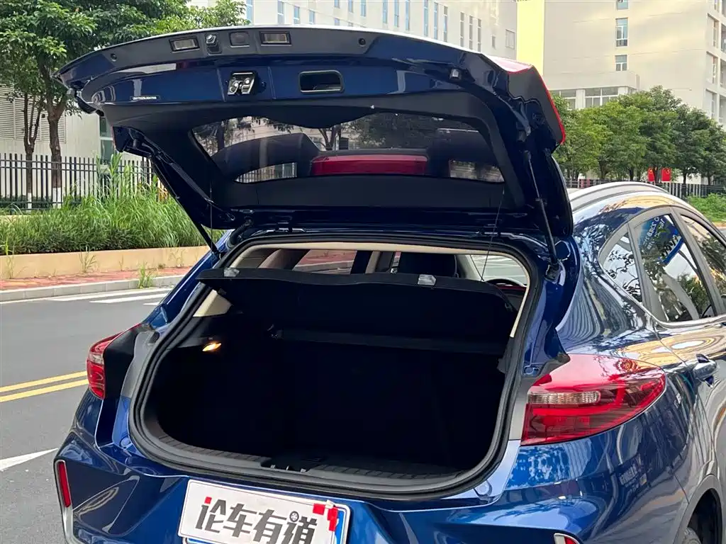Geely Emgrand GS 2020 — фото 31