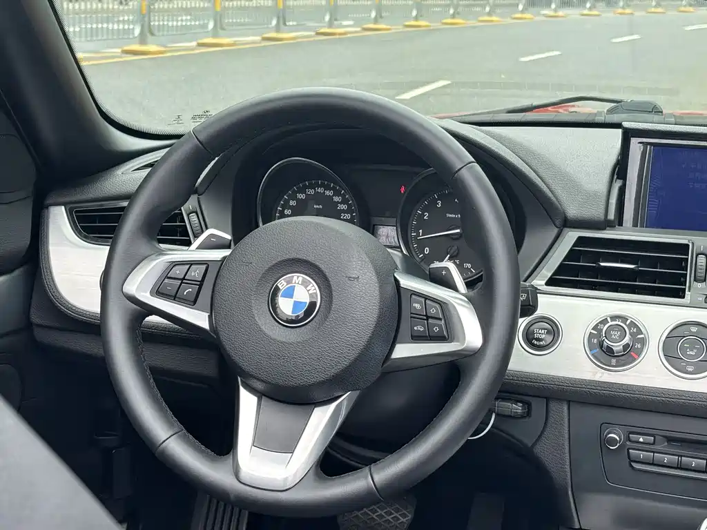BMW Z4 2014 — фото 13